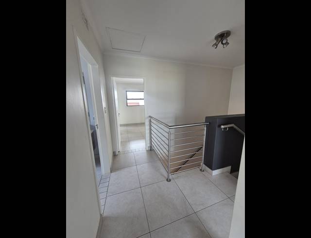 3 BEDROOM DUPLEX TO LET IN GLEN MARAIS